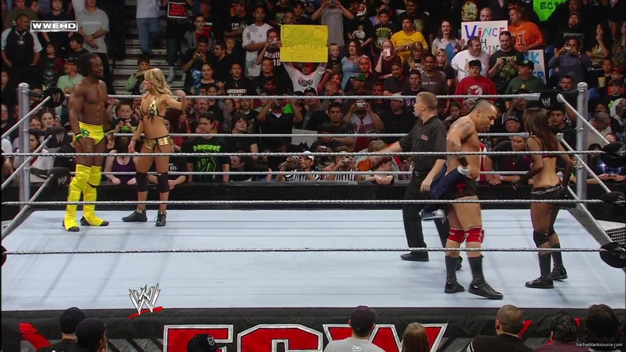 WWE_ECW_02_26_08_Kelly_Kofi_vs_Layla_Santino_mp42139.jpg