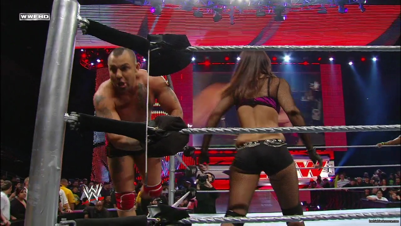 WWE_ECW_02_26_08_Kelly_Kofi_vs_Layla_Santino_mp42142.jpg