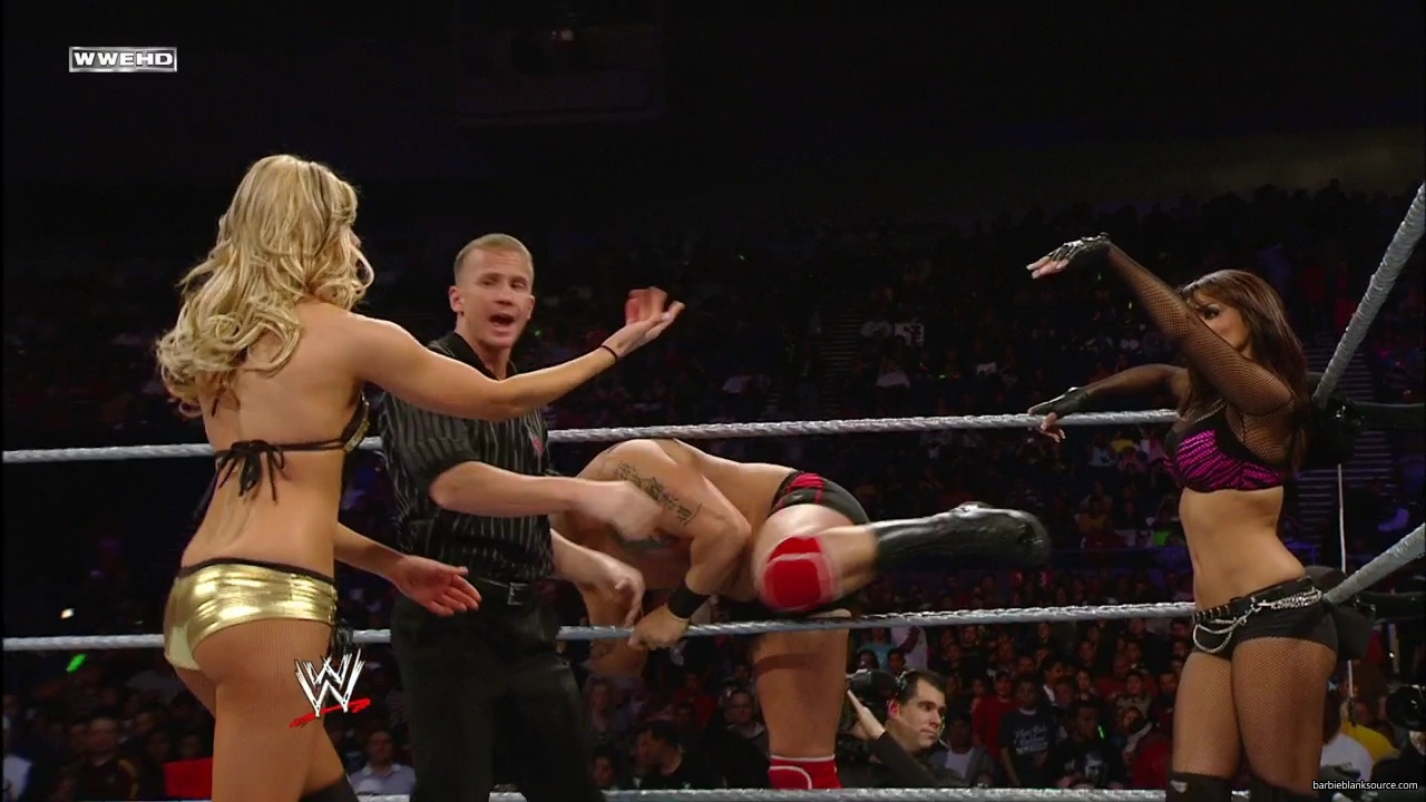WWE_ECW_02_26_08_Kelly_Kofi_vs_Layla_Santino_mp42151.jpg