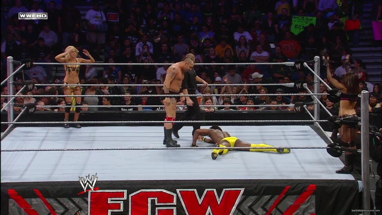 WWE_ECW_02_26_08_Kelly_Kofi_vs_Layla_Santino_mp42217.jpg
