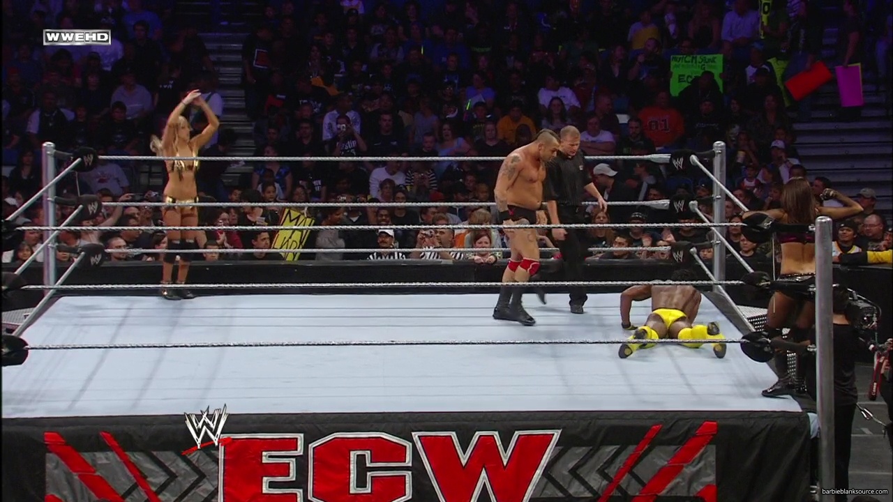 WWE_ECW_02_26_08_Kelly_Kofi_vs_Layla_Santino_mp42220.jpg