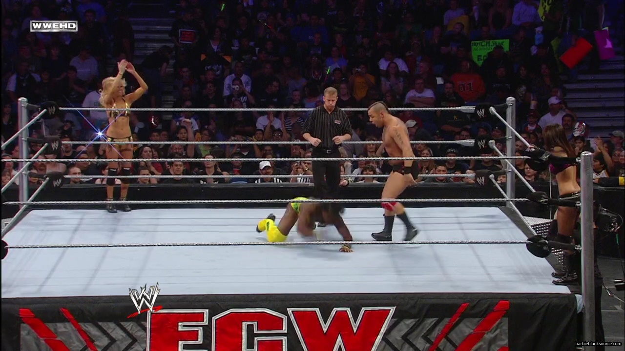 WWE_ECW_02_26_08_Kelly_Kofi_vs_Layla_Santino_mp42225.jpg