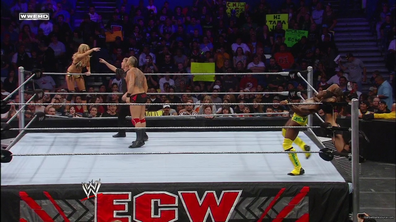 WWE_ECW_02_26_08_Kelly_Kofi_vs_Layla_Santino_mp42252.jpg