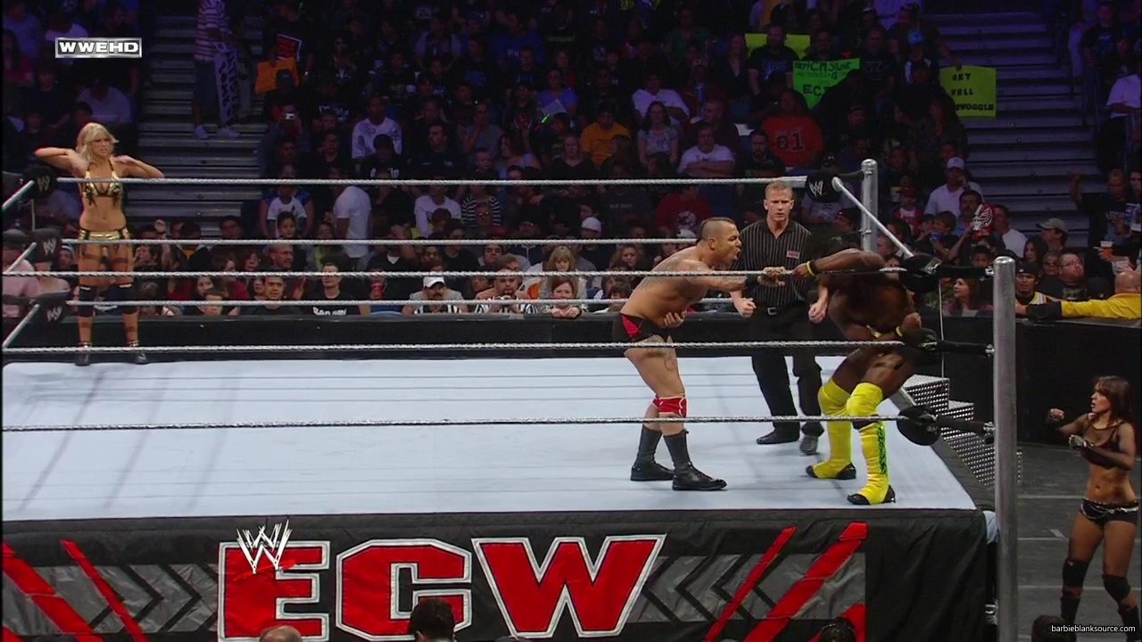WWE_ECW_02_26_08_Kelly_Kofi_vs_Layla_Santino_mp42268.jpg