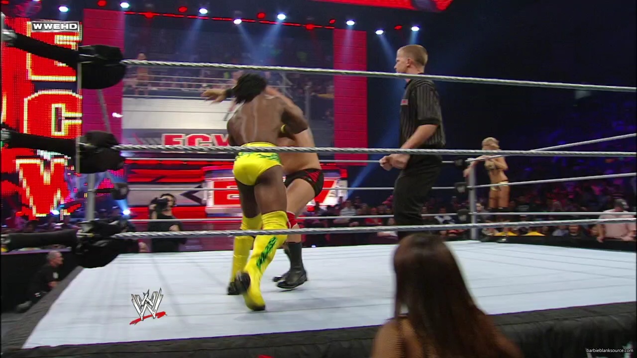 WWE_ECW_02_26_08_Kelly_Kofi_vs_Layla_Santino_mp42270.jpg