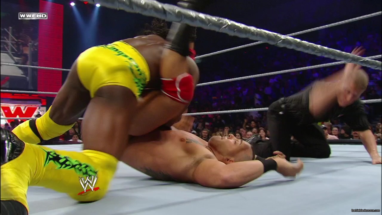 WWE_ECW_02_26_08_Kelly_Kofi_vs_Layla_Santino_mp42288.jpg