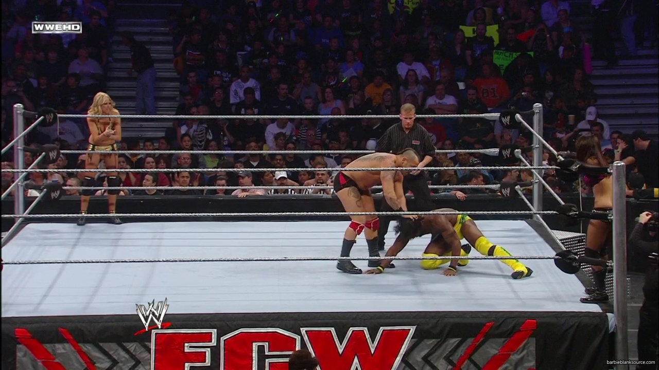 WWE_ECW_02_26_08_Kelly_Kofi_vs_Layla_Santino_mp42304.jpg