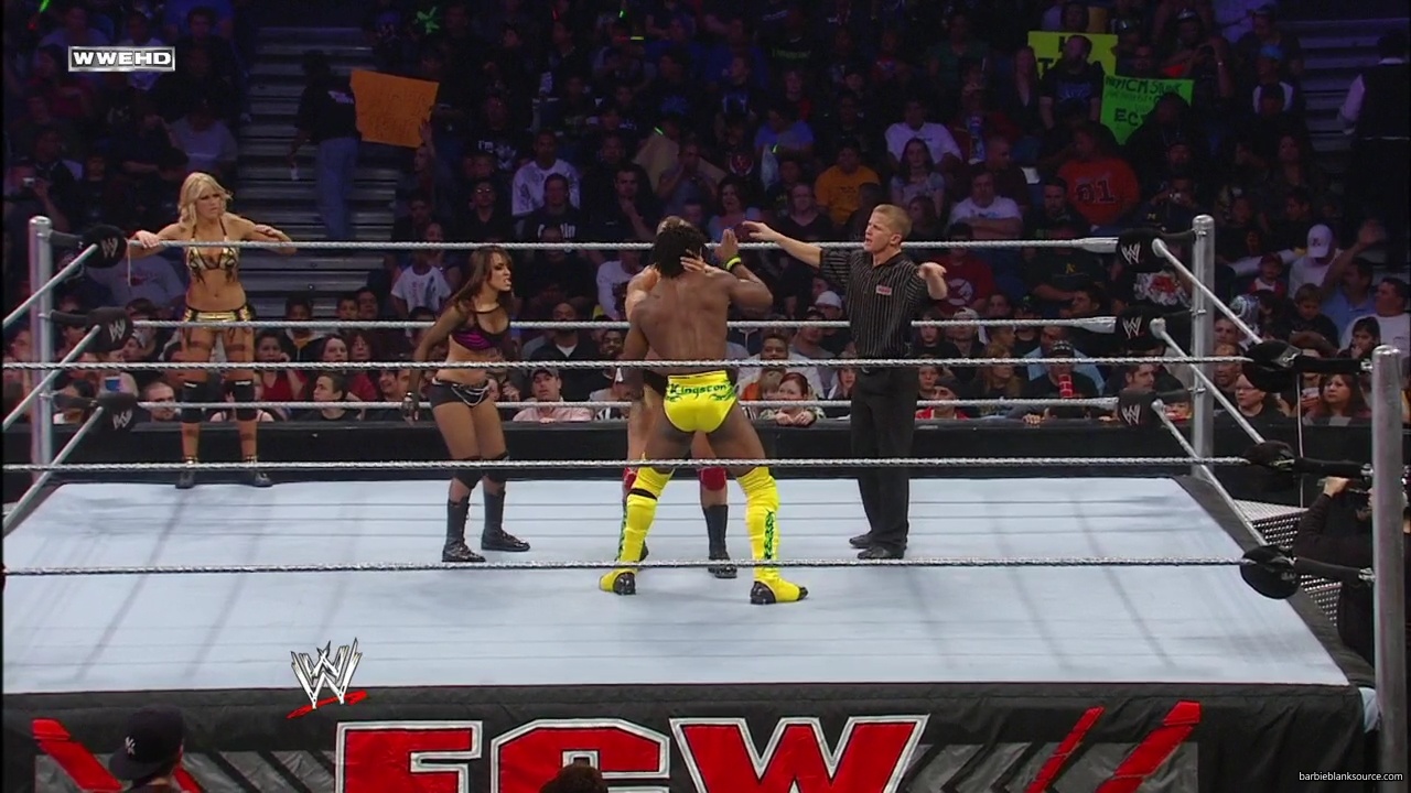 WWE_ECW_02_26_08_Kelly_Kofi_vs_Layla_Santino_mp42319.jpg