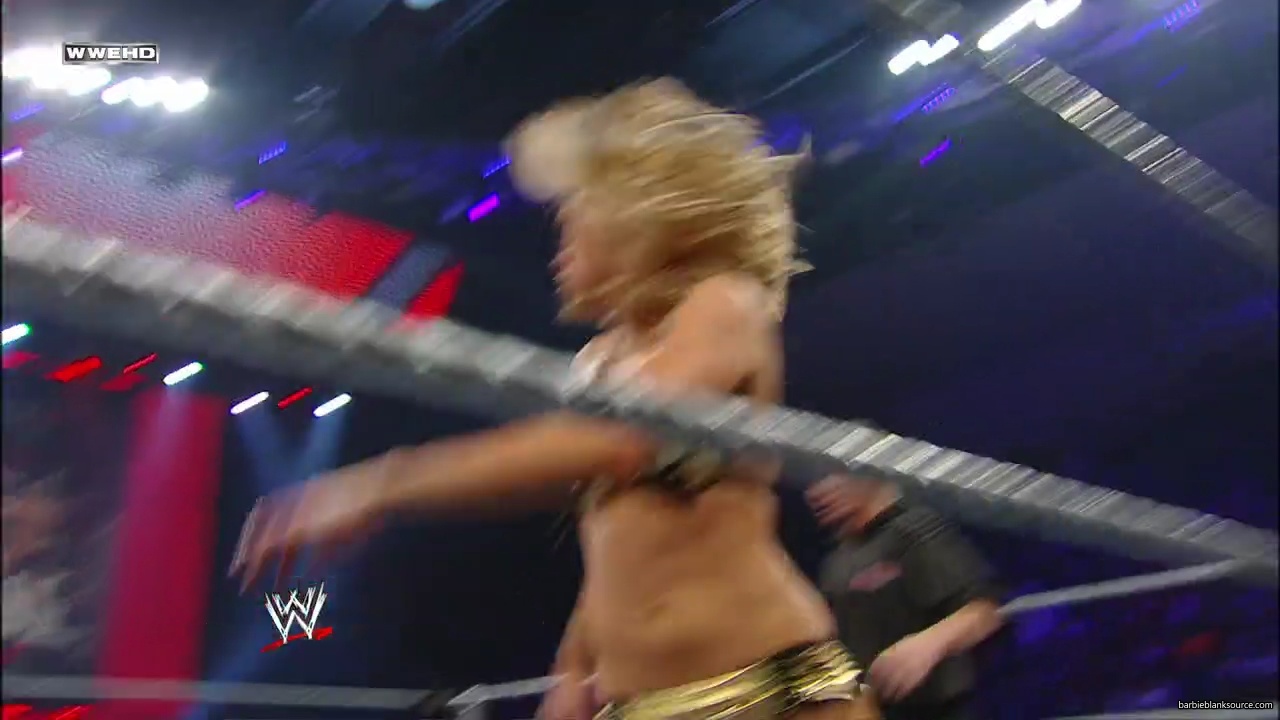 WWE_ECW_02_26_08_Kelly_Kofi_vs_Layla_Santino_mp42340.jpg