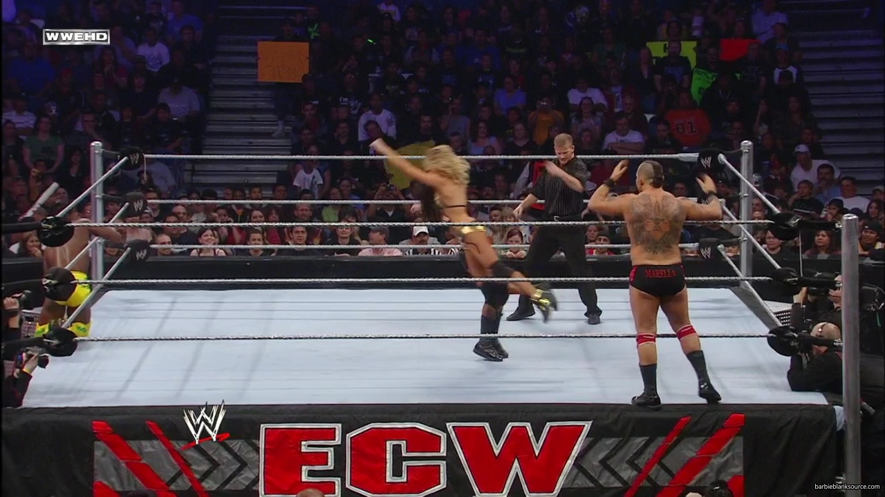 WWE_ECW_02_26_08_Kelly_Kofi_vs_Layla_Santino_mp42342.jpg
