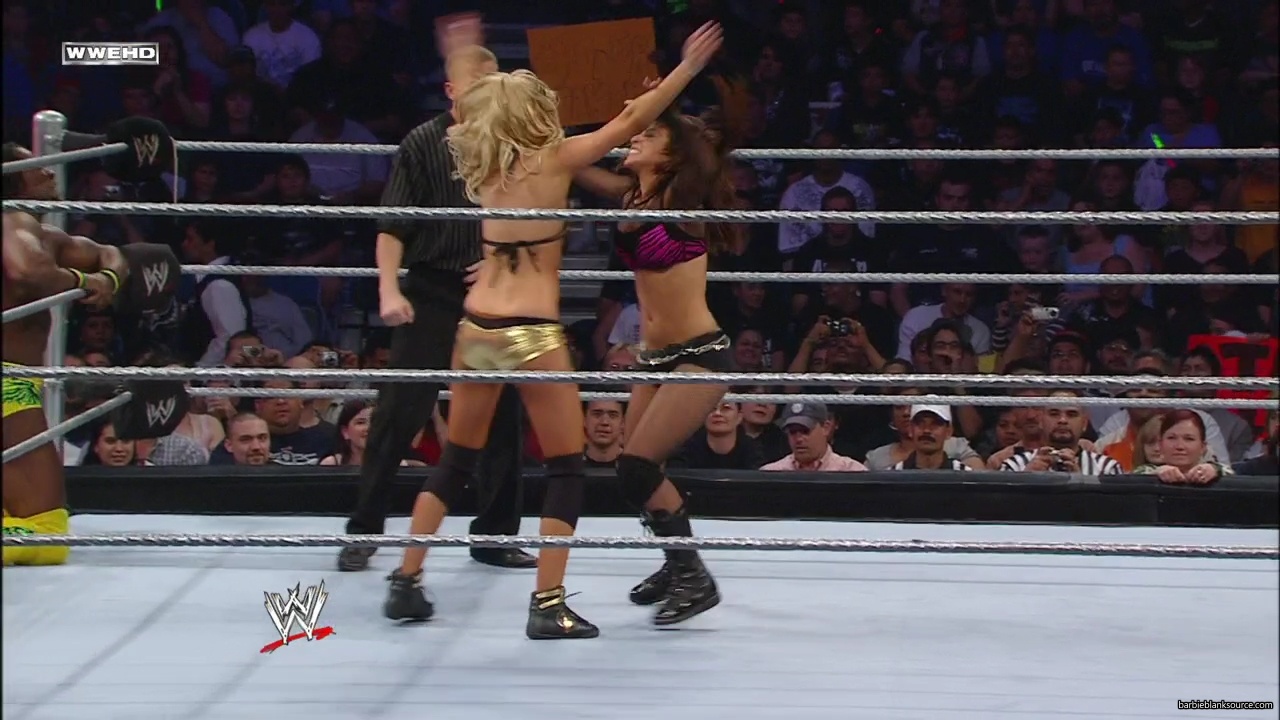 WWE_ECW_02_26_08_Kelly_Kofi_vs_Layla_Santino_mp42346.jpg