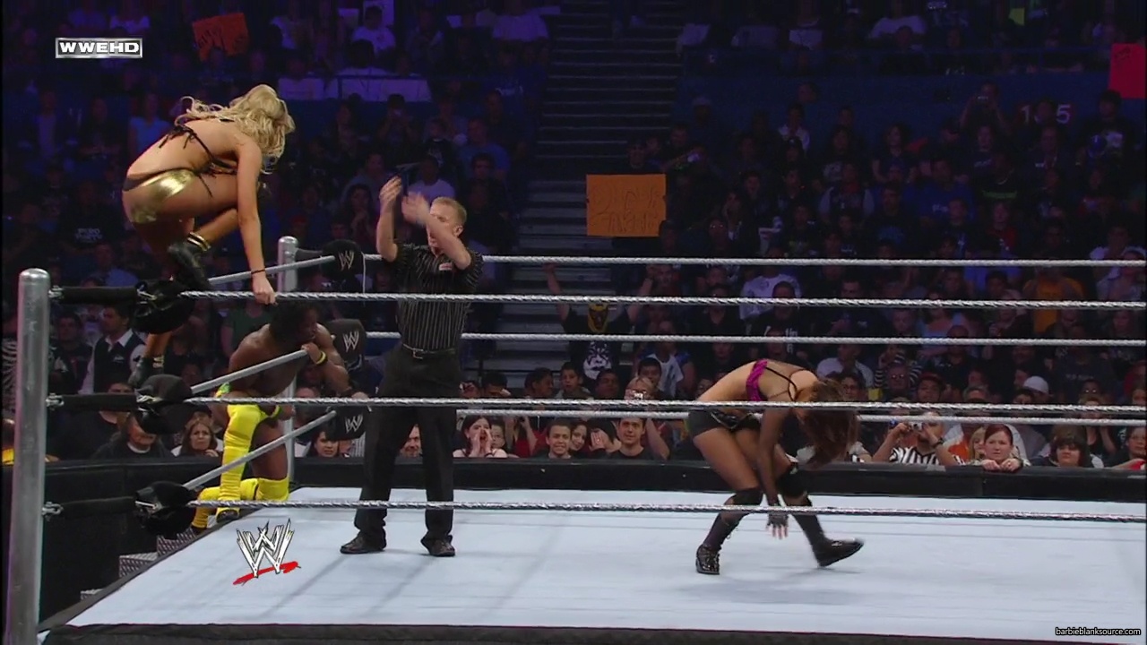 WWE_ECW_02_26_08_Kelly_Kofi_vs_Layla_Santino_mp42355.jpg