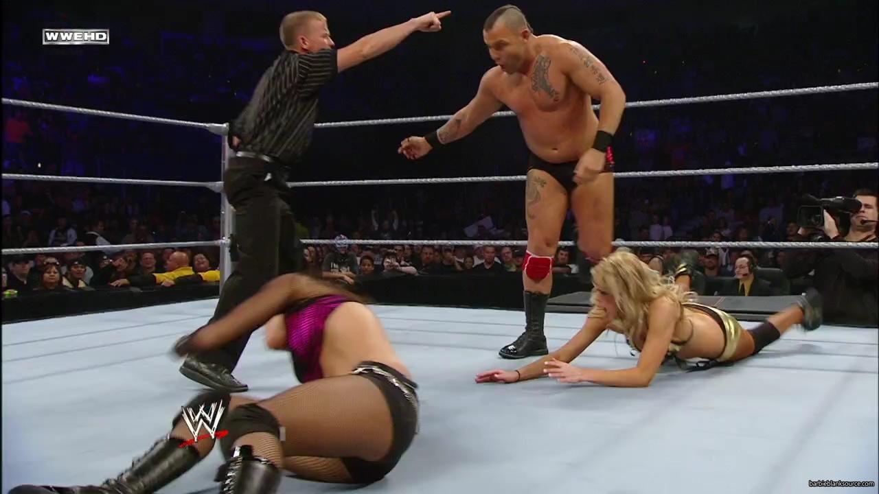 WWE_ECW_02_26_08_Kelly_Kofi_vs_Layla_Santino_mp42361.jpg