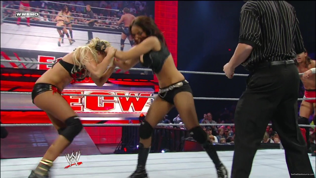WWE_ECW_03_25_08_Kelly_Richards_vs_Knox_Layla_mp42786.jpg