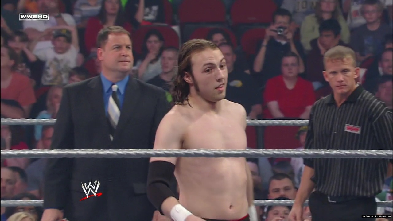 WWE_ECW_05_20_08_Colin_Kelly_vs_Knox_Layla_mp40032.jpg