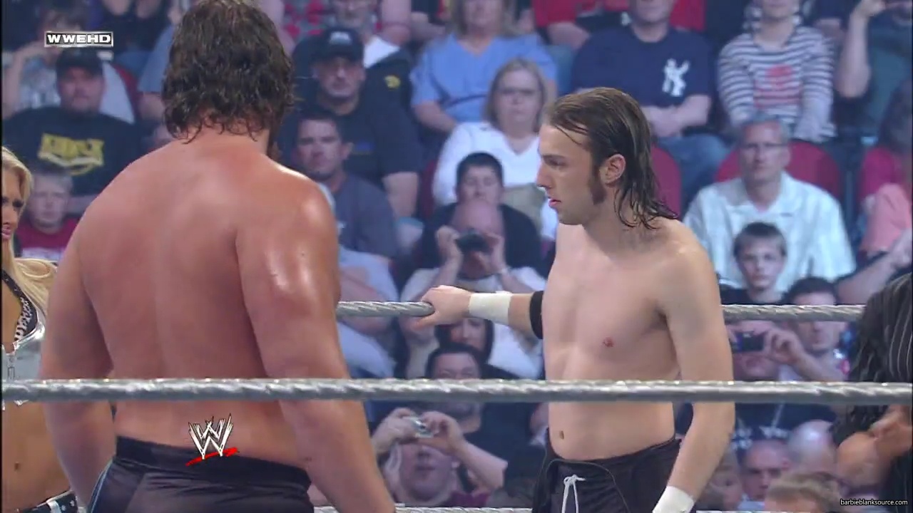 WWE_ECW_05_20_08_Colin_Kelly_vs_Knox_Layla_mp40101.jpg