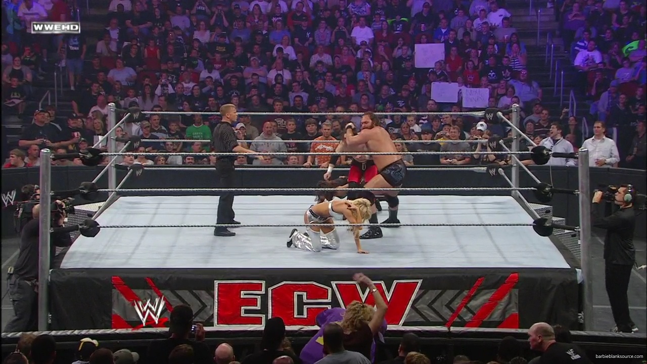 WWE_ECW_05_20_08_Colin_Kelly_vs_Knox_Layla_mp40153.jpg