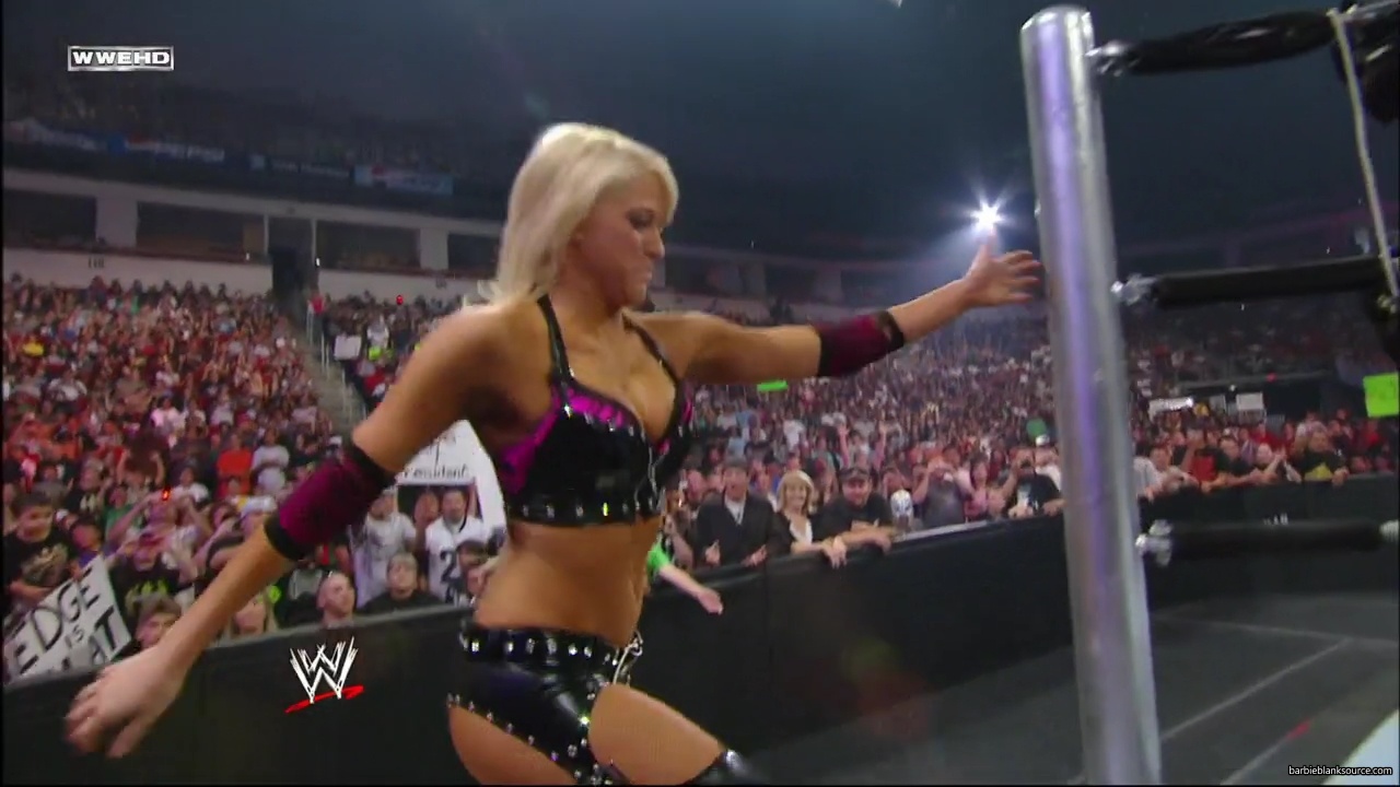 WWE_ECW_06_10_08_Kelly_vs_Victoria_mp40309.jpg