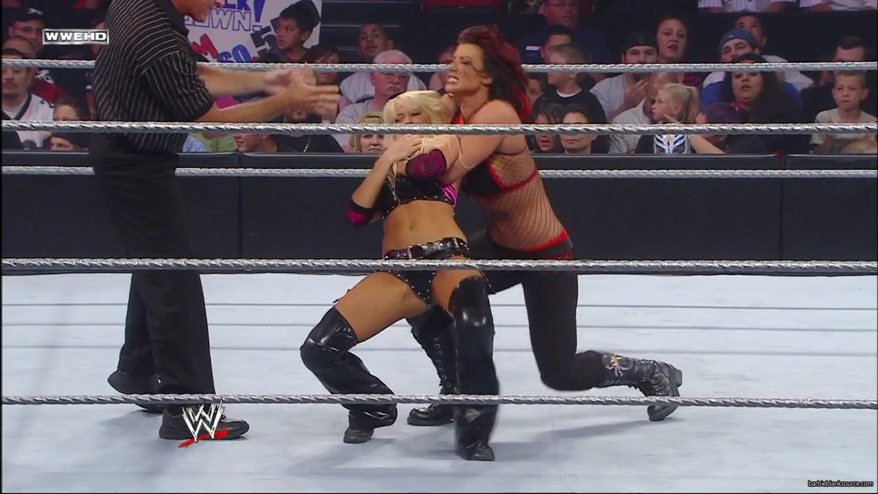 WWE_ECW_06_10_08_Kelly_vs_Victoria_mp40529.jpg