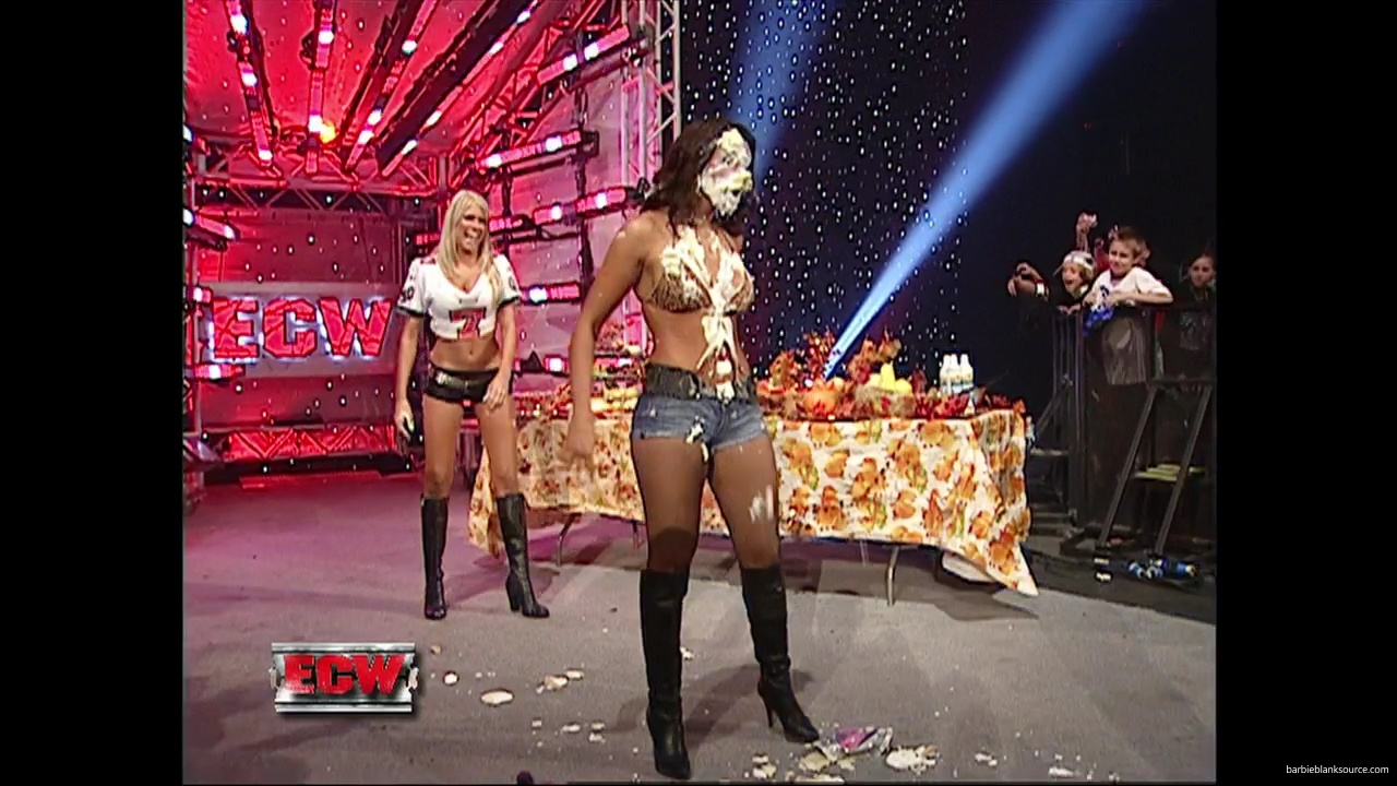 WWE_ECW_11_20_07_Kelly_Layla_Segment_mp41540.jpg