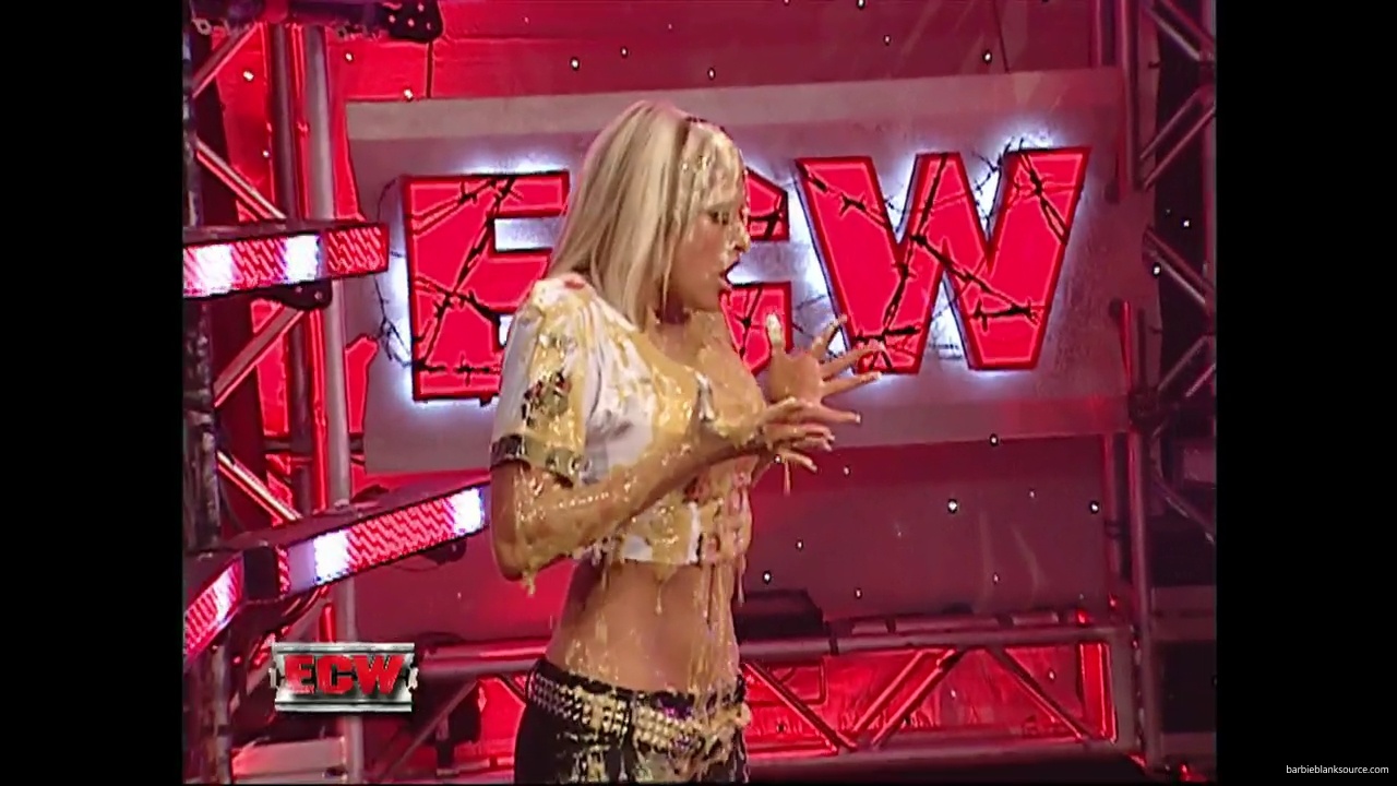WWE_ECW_11_20_07_Kelly_Layla_Segment_mp41552.jpg