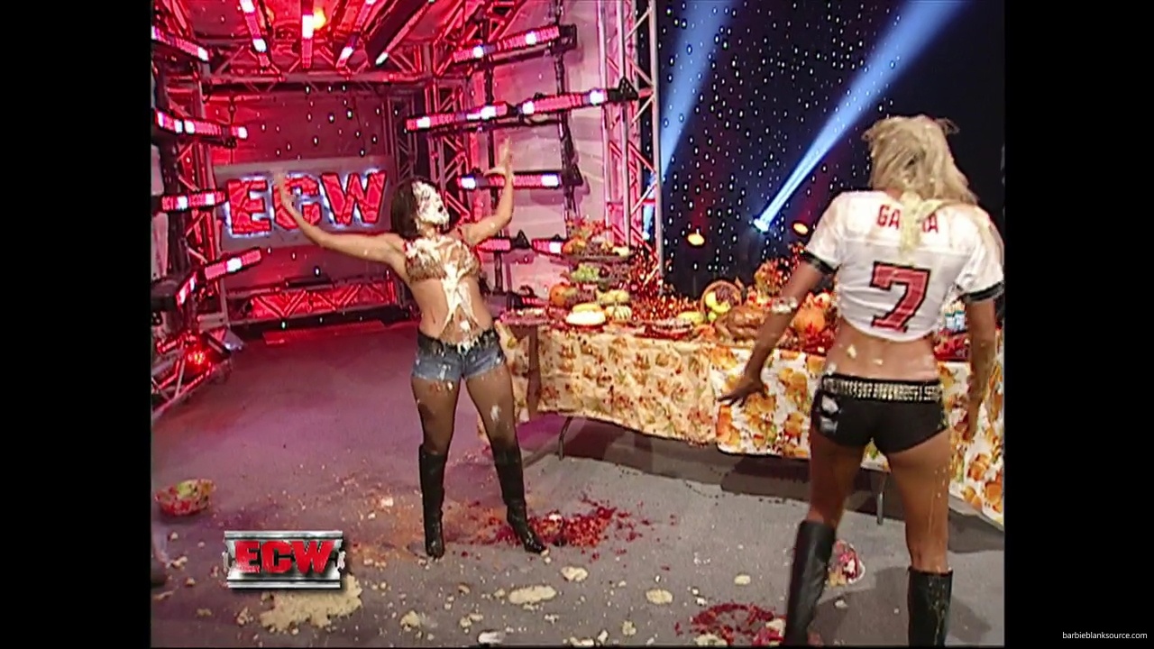 WWE_ECW_11_20_07_Kelly_Layla_Segment_mp41582.jpg