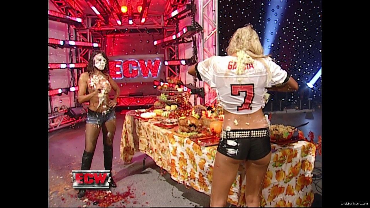 WWE_ECW_11_20_07_Kelly_Layla_Segment_mp41593.jpg