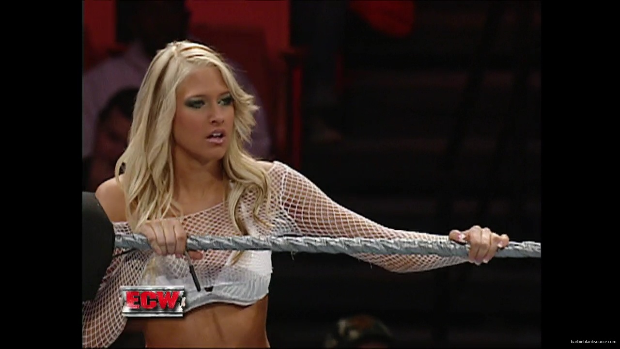 WWE_ECW_12_06_07_Balls_Kelly_vs_Kenny_Victoria_mp42049.jpg