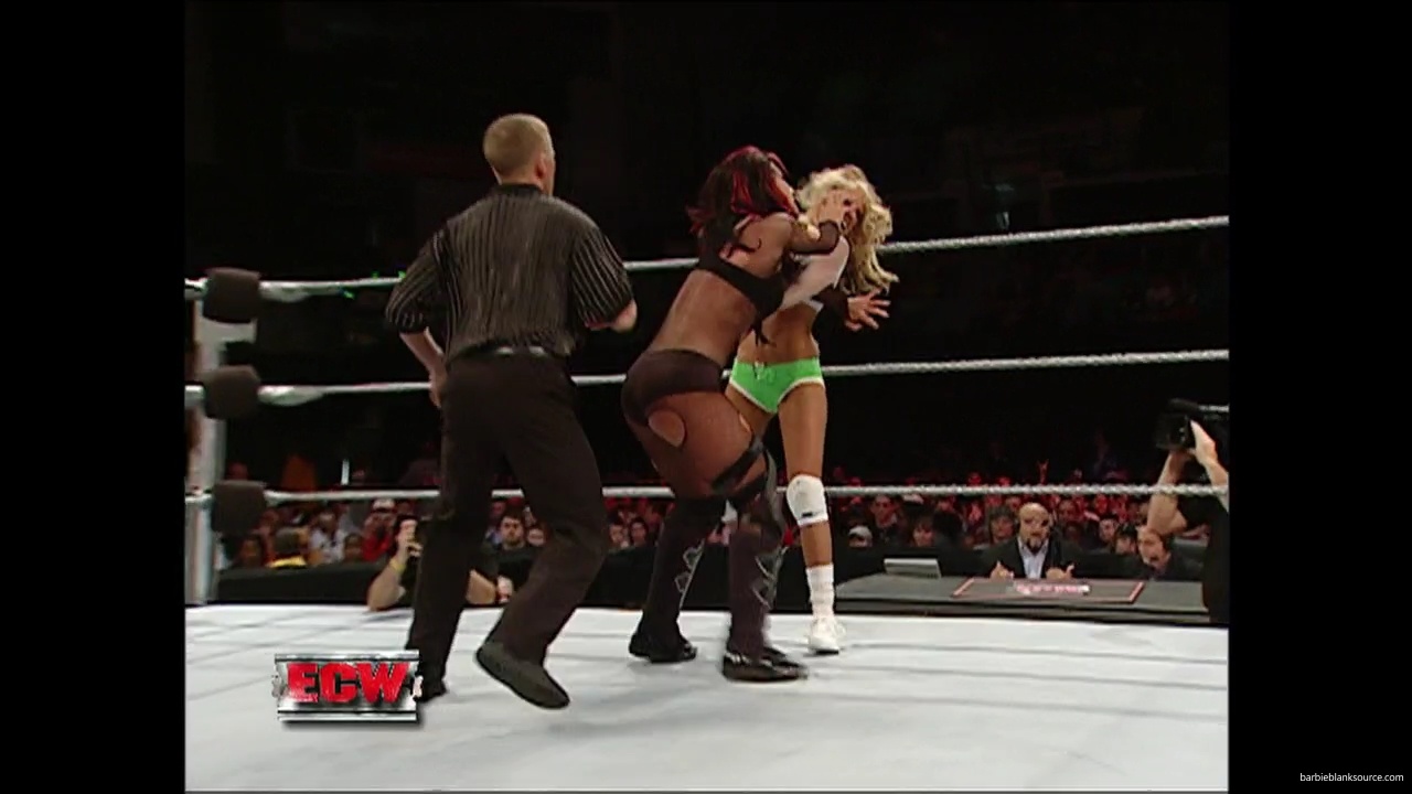 WWE_ECW_12_06_07_Balls_Kelly_vs_Kenny_Victoria_mp42095.jpg