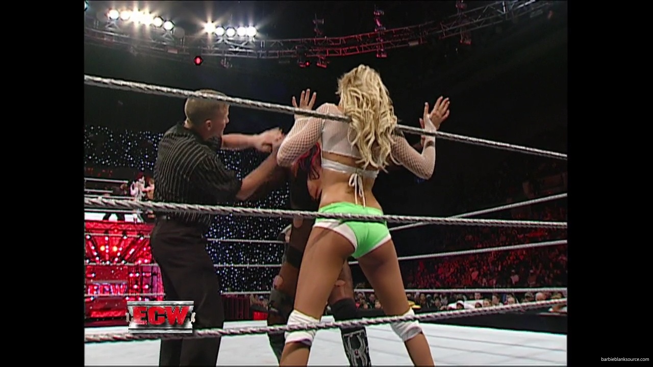 WWE_ECW_12_06_07_Balls_Kelly_vs_Kenny_Victoria_mp42102.jpg
