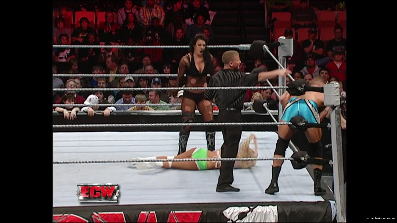 WWE_ECW_12_06_07_Balls_Kelly_vs_Kenny_Victoria_mp42117.jpg