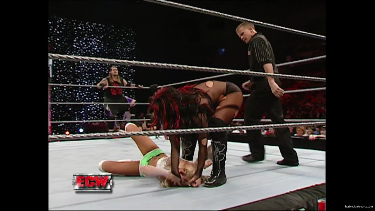 WWE_ECW_12_06_07_Balls_Kelly_vs_Kenny_Victoria_mp42120.jpg