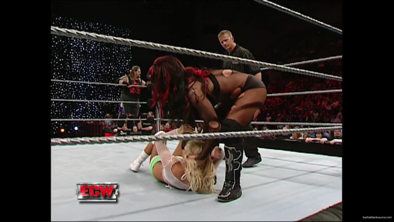 WWE_ECW_12_06_07_Balls_Kelly_vs_Kenny_Victoria_mp42121.jpg