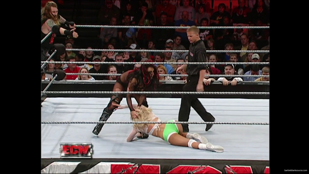 WWE_ECW_12_06_07_Balls_Kelly_vs_Kenny_Victoria_mp42139.jpg
