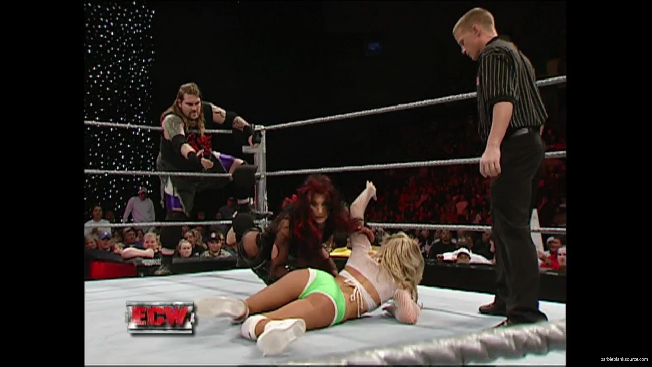 WWE_ECW_12_06_07_Balls_Kelly_vs_Kenny_Victoria_mp42149.jpg