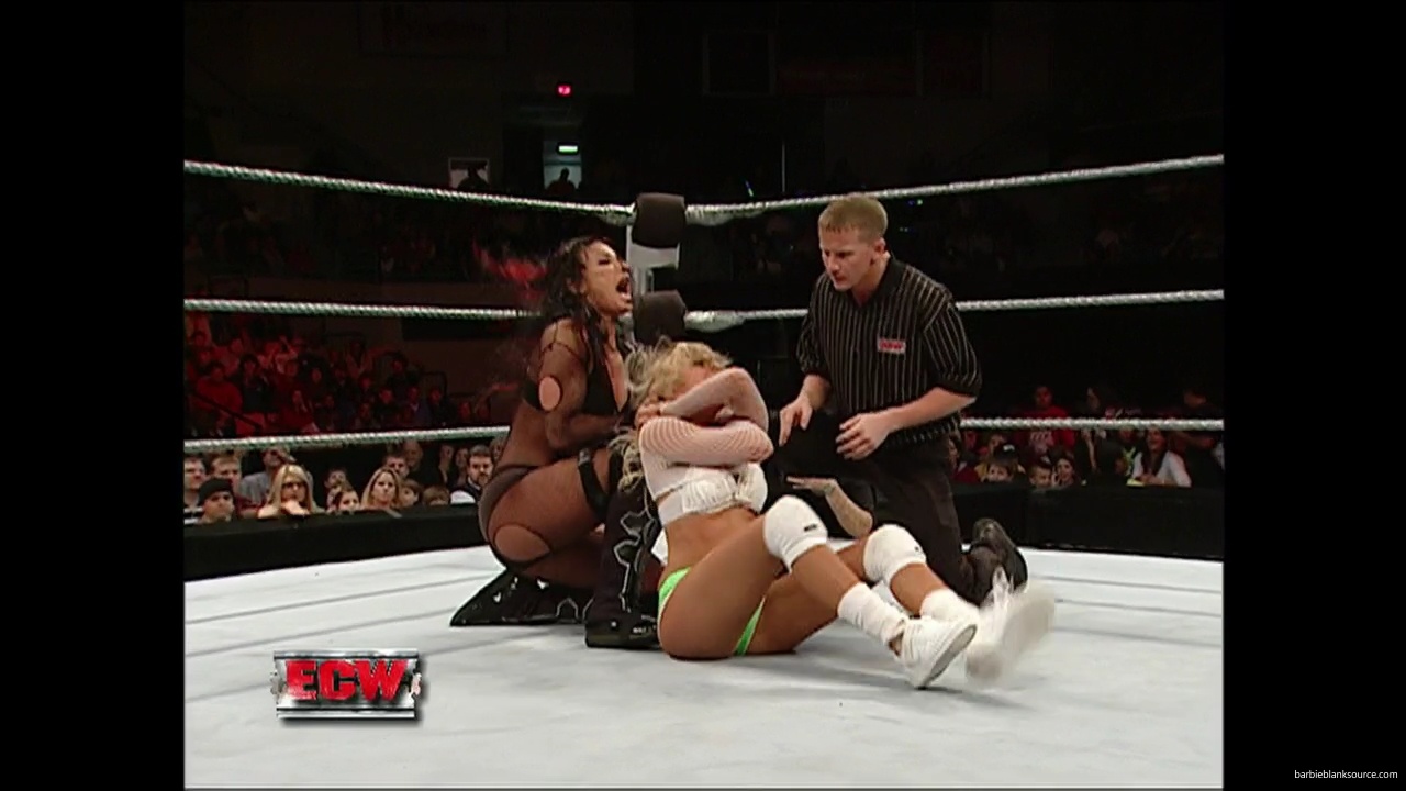 WWE_ECW_12_06_07_Balls_Kelly_vs_Kenny_Victoria_mp42157.jpg