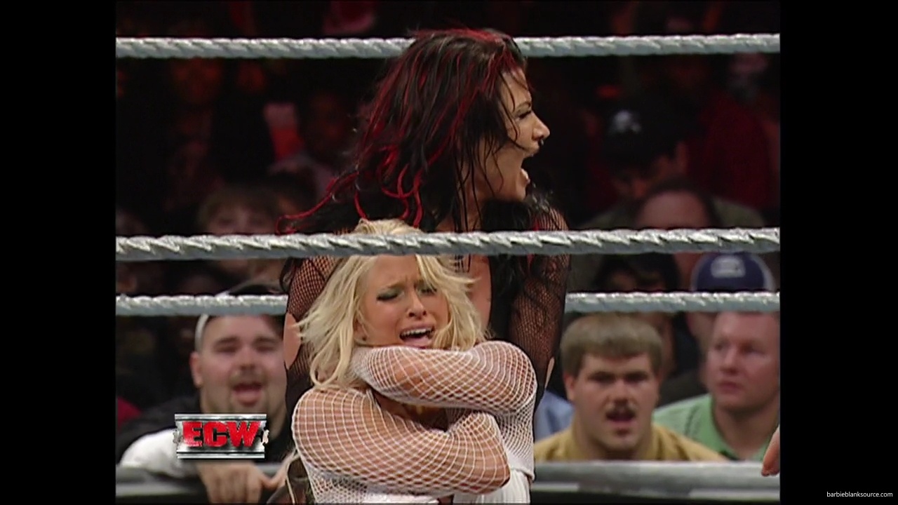 WWE_ECW_12_06_07_Balls_Kelly_vs_Kenny_Victoria_mp42174.jpg