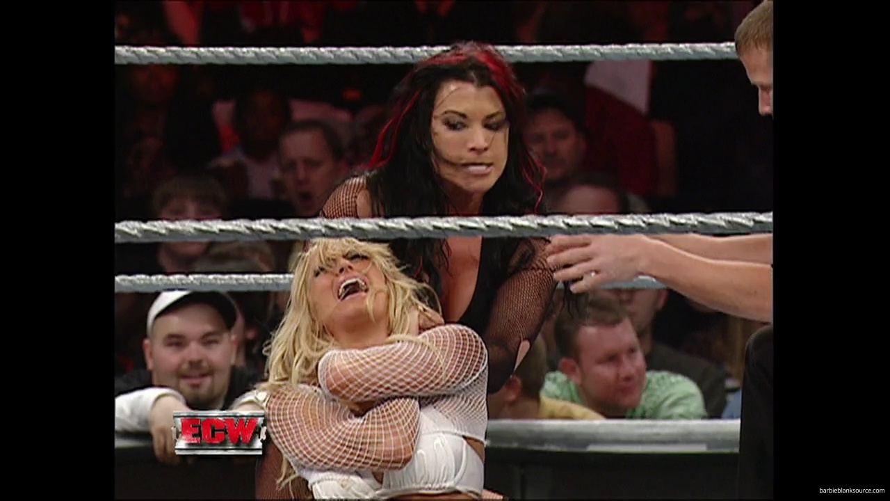 WWE_ECW_12_06_07_Balls_Kelly_vs_Kenny_Victoria_mp42196.jpg