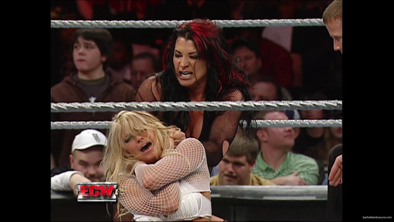 WWE_ECW_12_06_07_Balls_Kelly_vs_Kenny_Victoria_mp42198.jpg