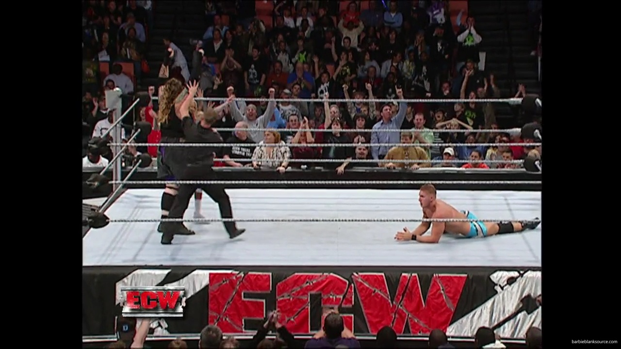 WWE_ECW_12_06_07_Balls_Kelly_vs_Kenny_Victoria_mp42260.jpg