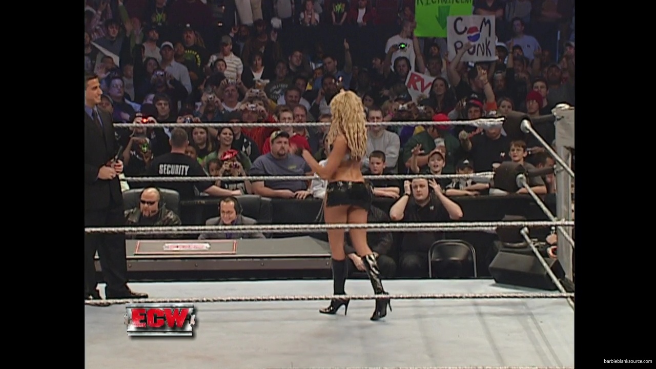 WWE_ECW_01_16_07_Kelly_Ringside_mp40090.jpg