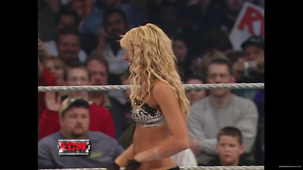 WWE_ECW_01_16_07_Kelly_Ringside_mp40091.jpg