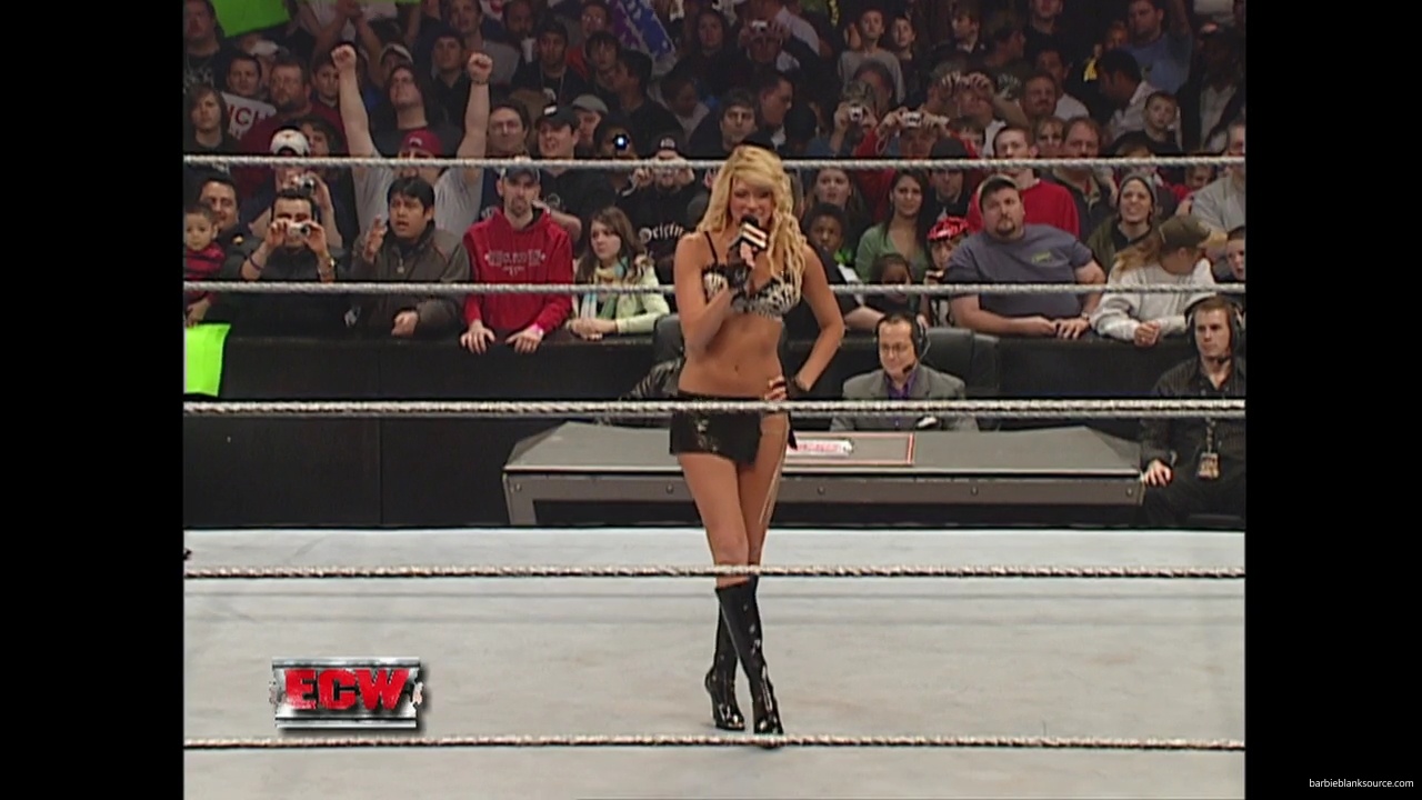 WWE_ECW_01_16_07_Kelly_Ringside_mp40104.jpg