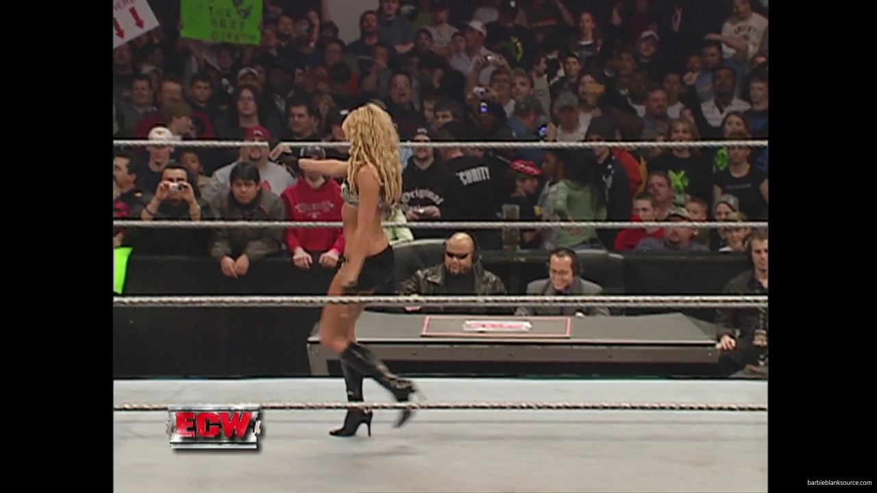 WWE_ECW_01_16_07_Kelly_Ringside_mp40158.jpg