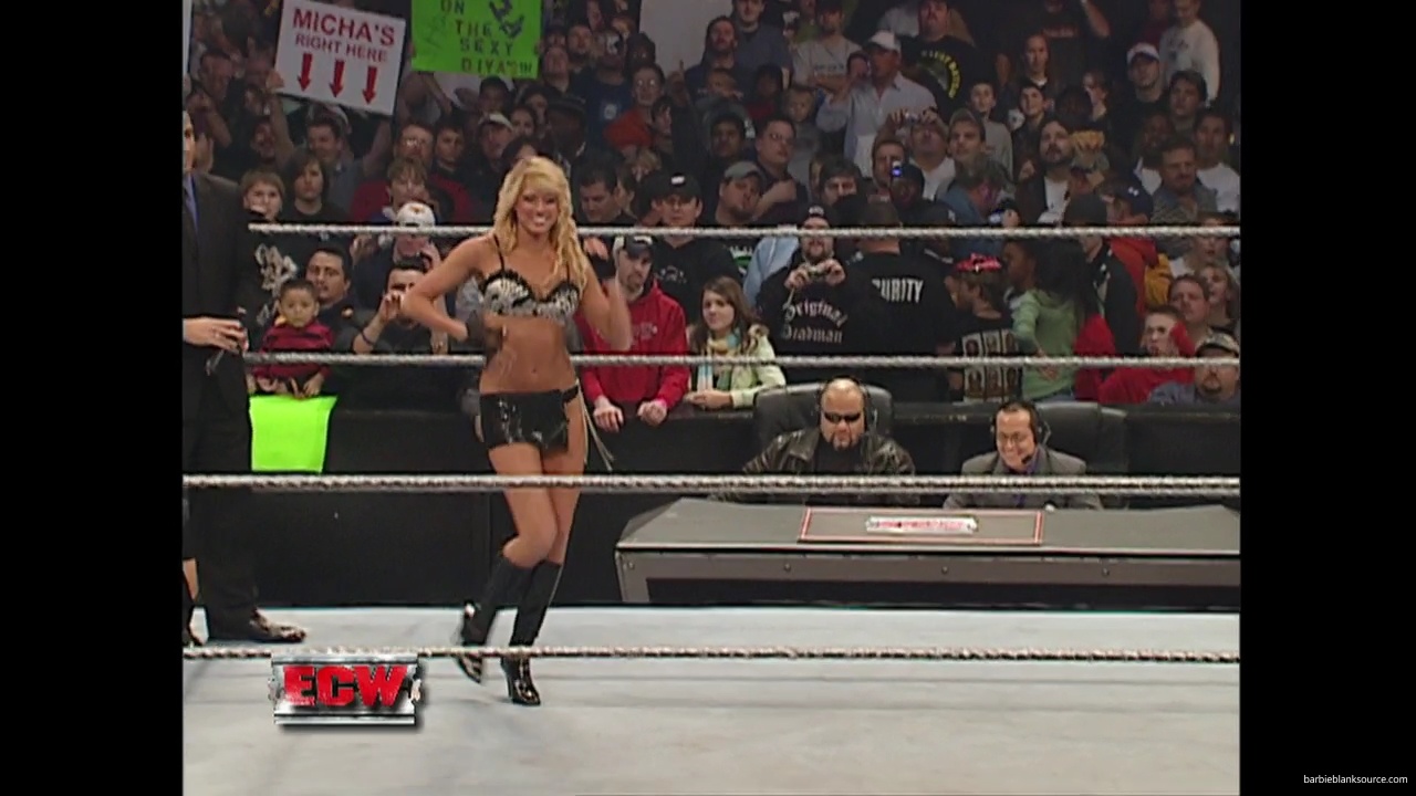 WWE_ECW_01_16_07_Kelly_Ringside_mp40160.jpg