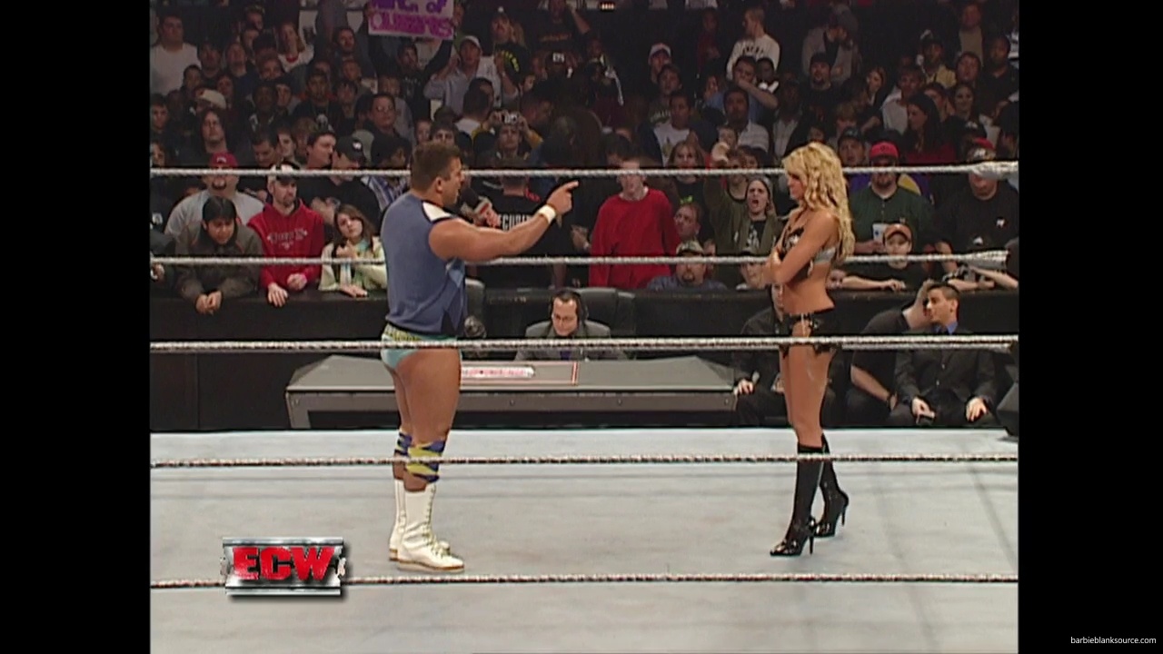 WWE_ECW_01_16_07_Kelly_Ringside_mp40196.jpg