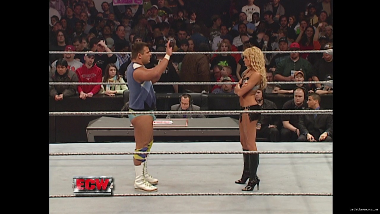 WWE_ECW_01_16_07_Kelly_Ringside_mp40201.jpg