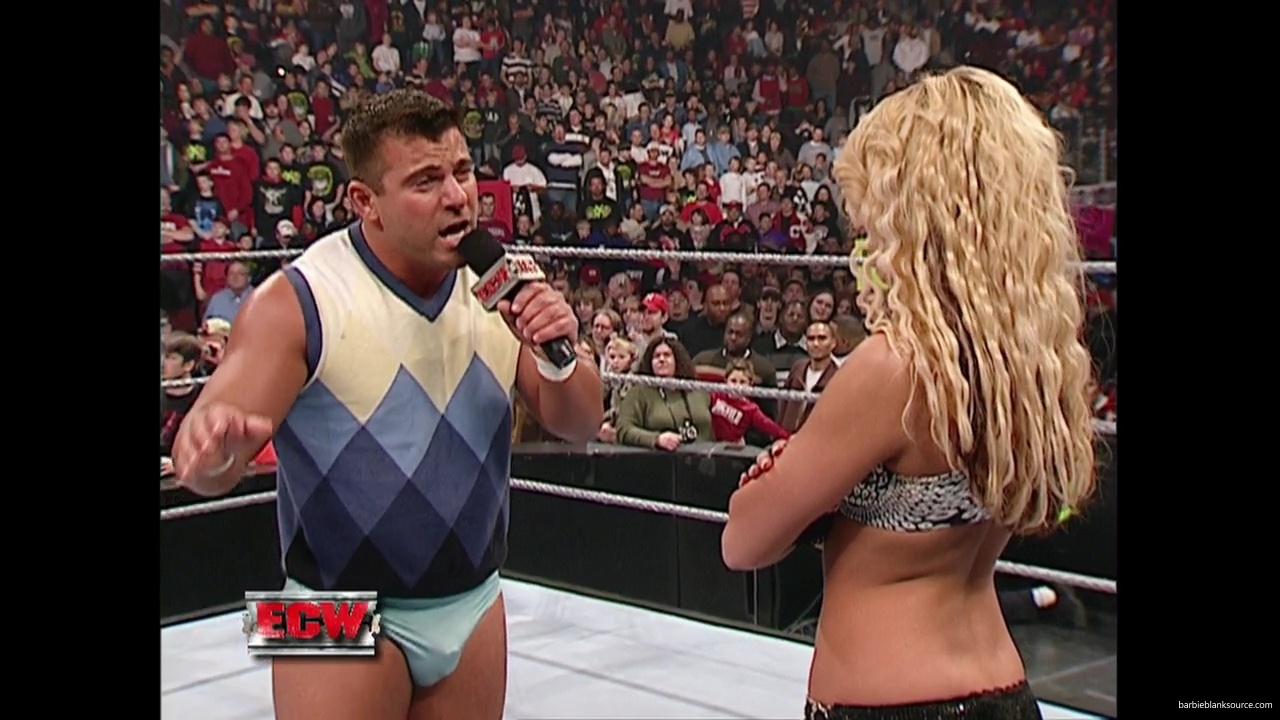 WWE_ECW_01_16_07_Kelly_Ringside_mp40237.jpg