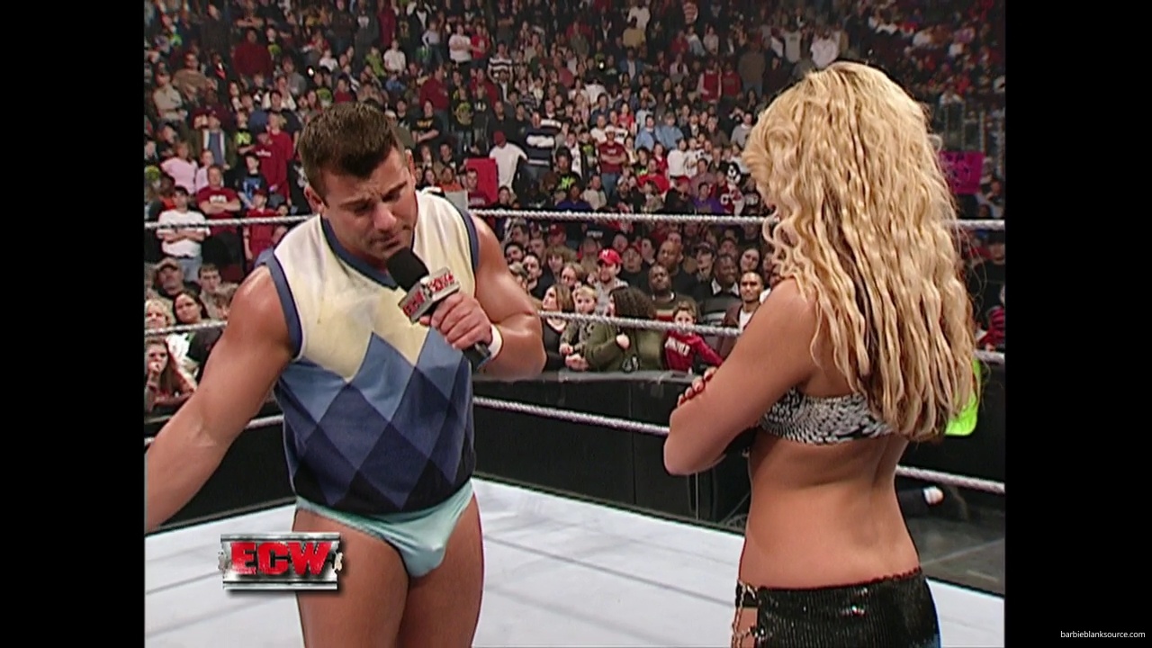 WWE_ECW_01_16_07_Kelly_Ringside_mp40241.jpg