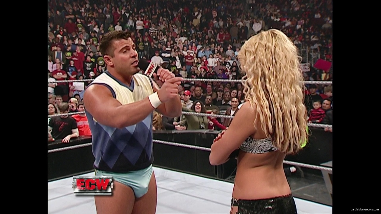 WWE_ECW_01_16_07_Kelly_Ringside_mp40246.jpg